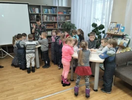В библиотеке. В библиотеке.